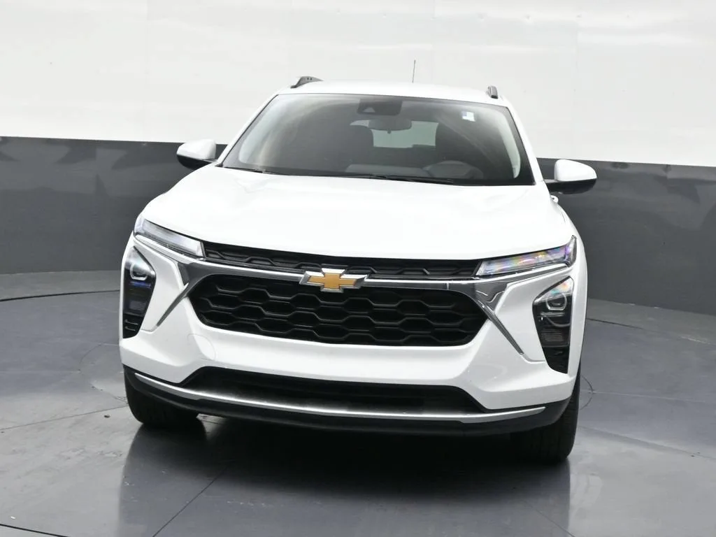 2024 Chevrolet Trax LT photo 8