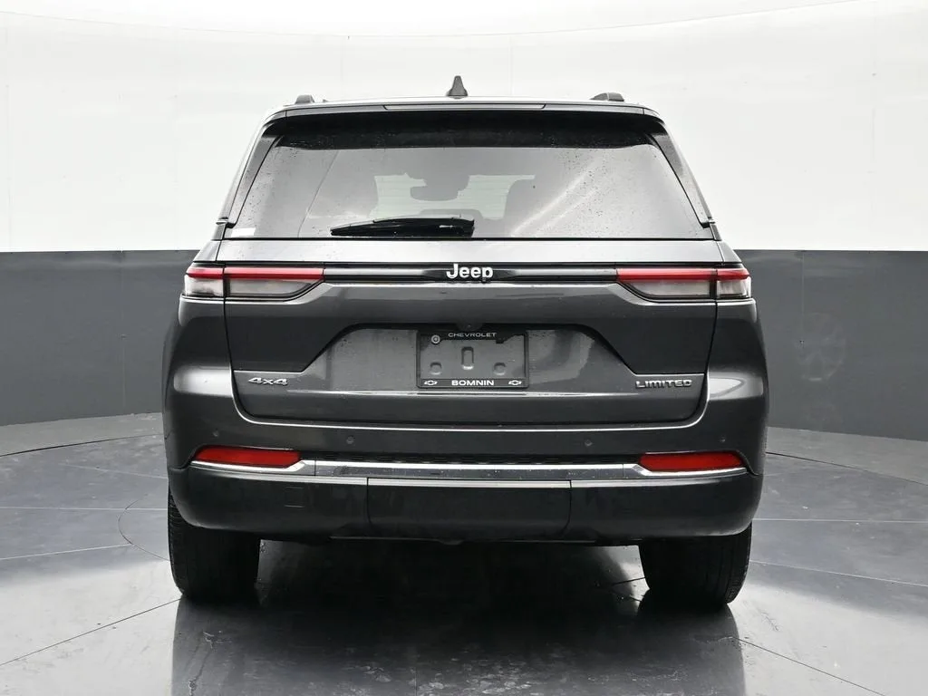 2022 Jeep Grand Cherokee Limited 4x4 photo 4