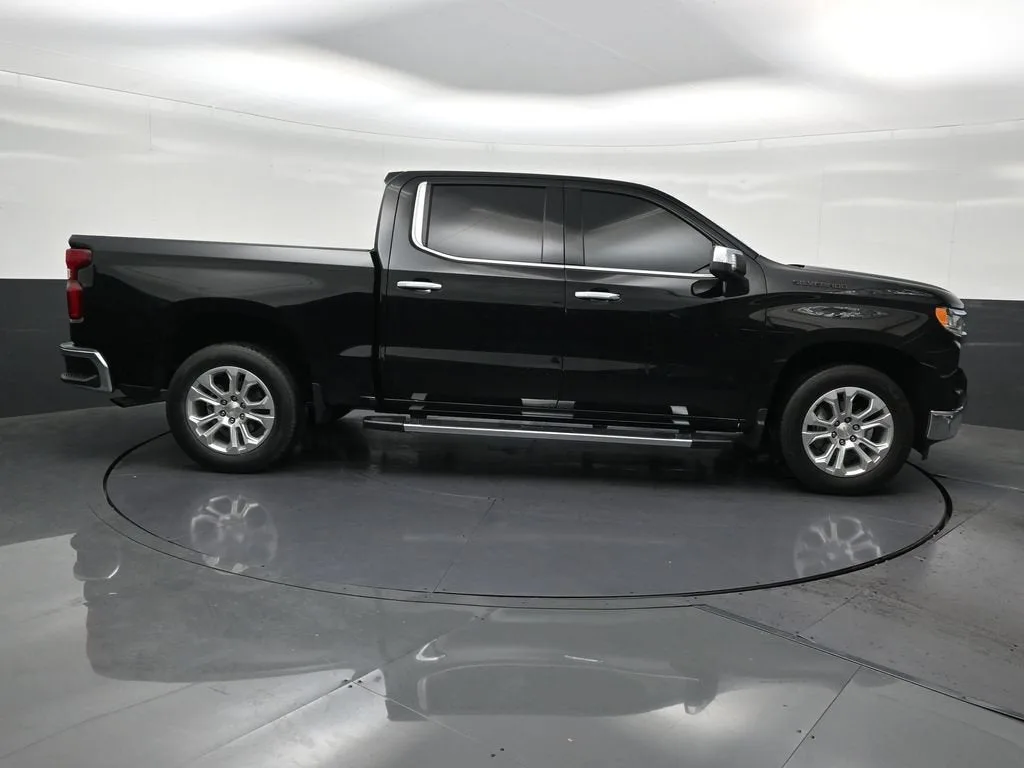 2024 Chevrolet Silverado 1500 LTZ photo 7