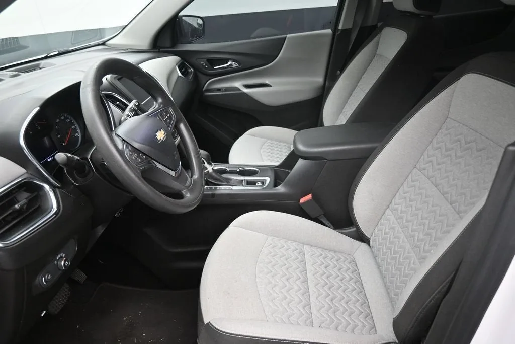 2022 Chevrolet Equinox LS photo 12
