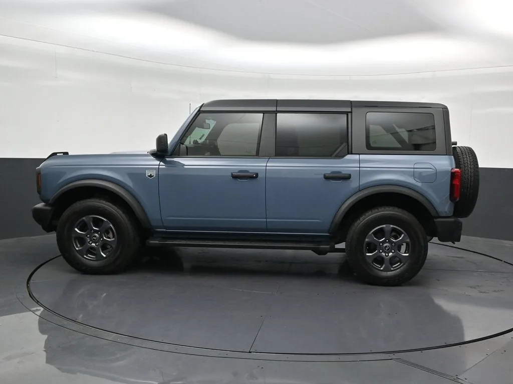 2024 Ford Bronco Big Bend photo 2