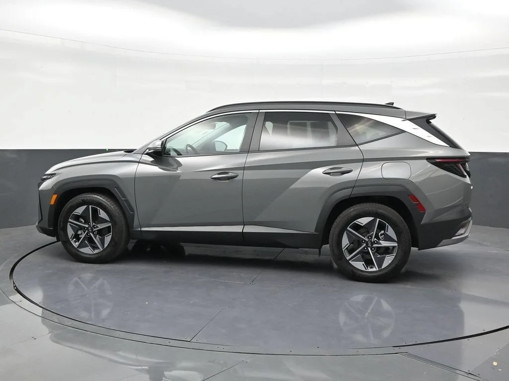 2025 Hyundai Tucson SEL Convenience photo 2