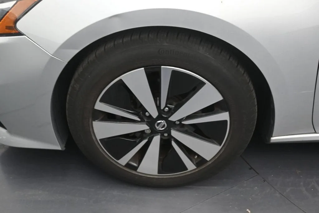 2019 Nissan Altima 2.5 SV photo 9