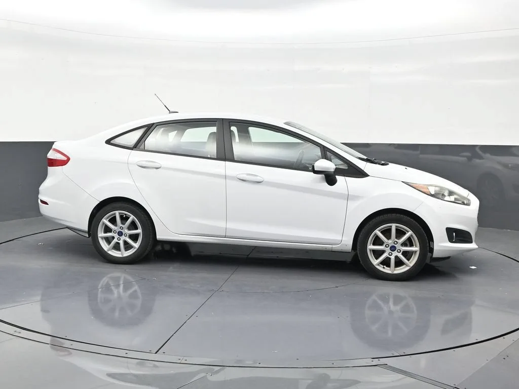 2019 Ford Fiesta SE photo 6