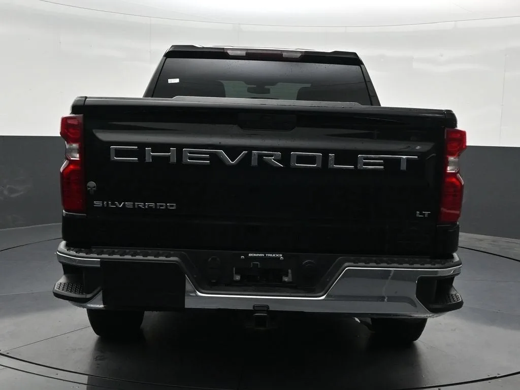 2021 Chevrolet Silverado 1500 LT photo 4