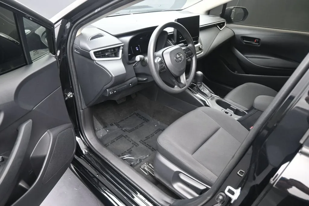 2026 Toyota Corolla Hybrid LE photo 11