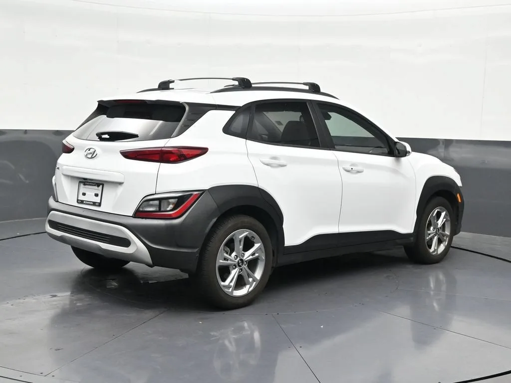 2022 Hyundai Kona SEL photo 5