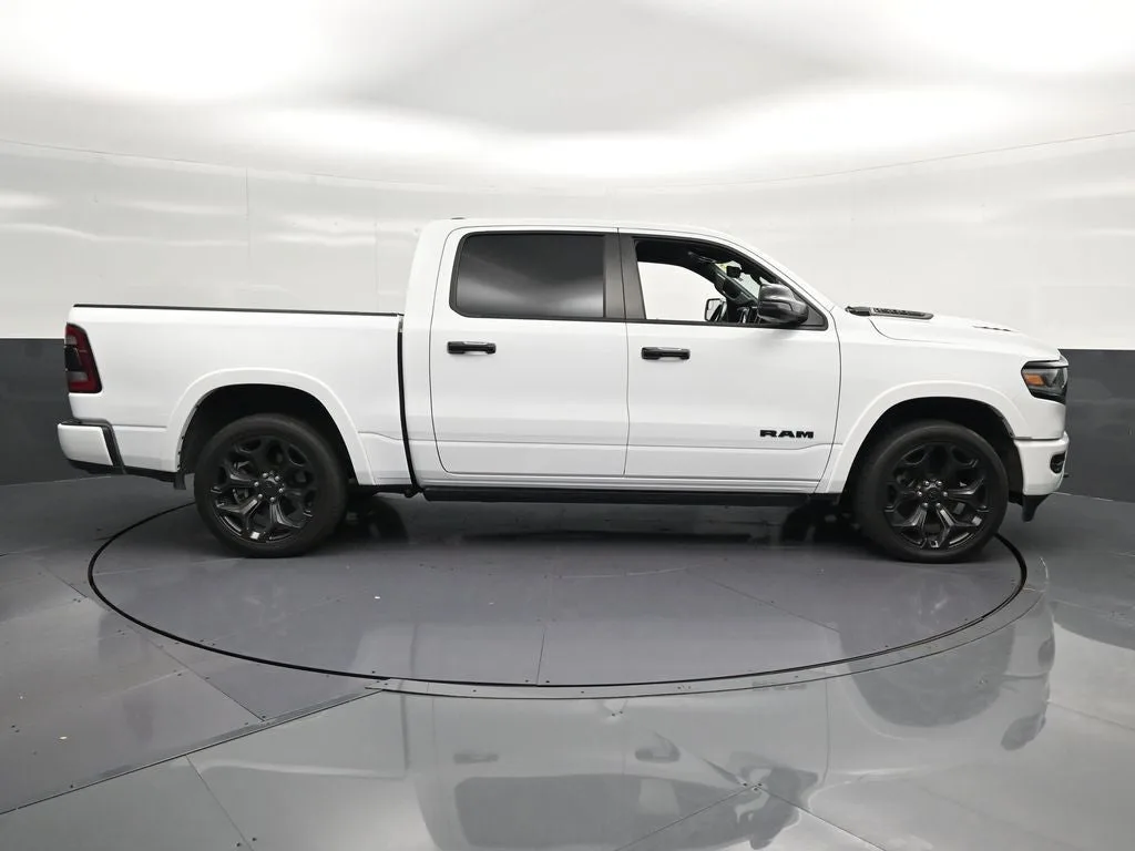 2024 RAM 1500 Limited photo 4