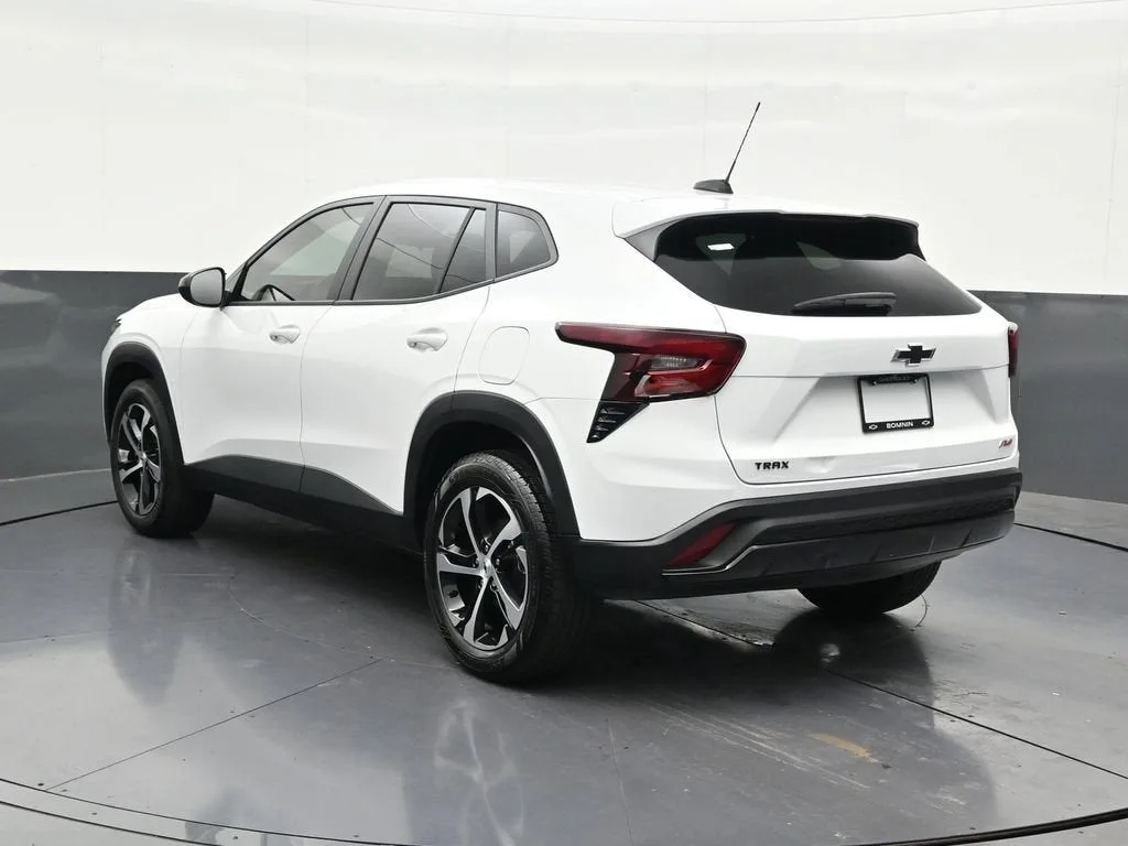2026 Chevrolet Trax 1RS photo 3
