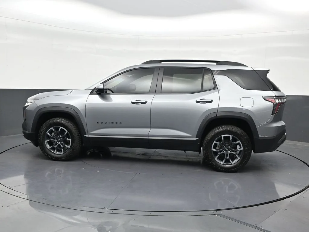 2026 Chevrolet Equinox ACTIV photo 2