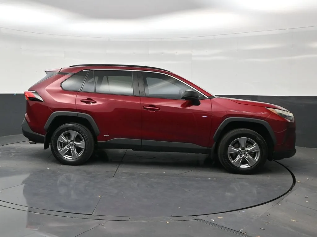2024 Toyota RAV4 Hybrid LE photo 6