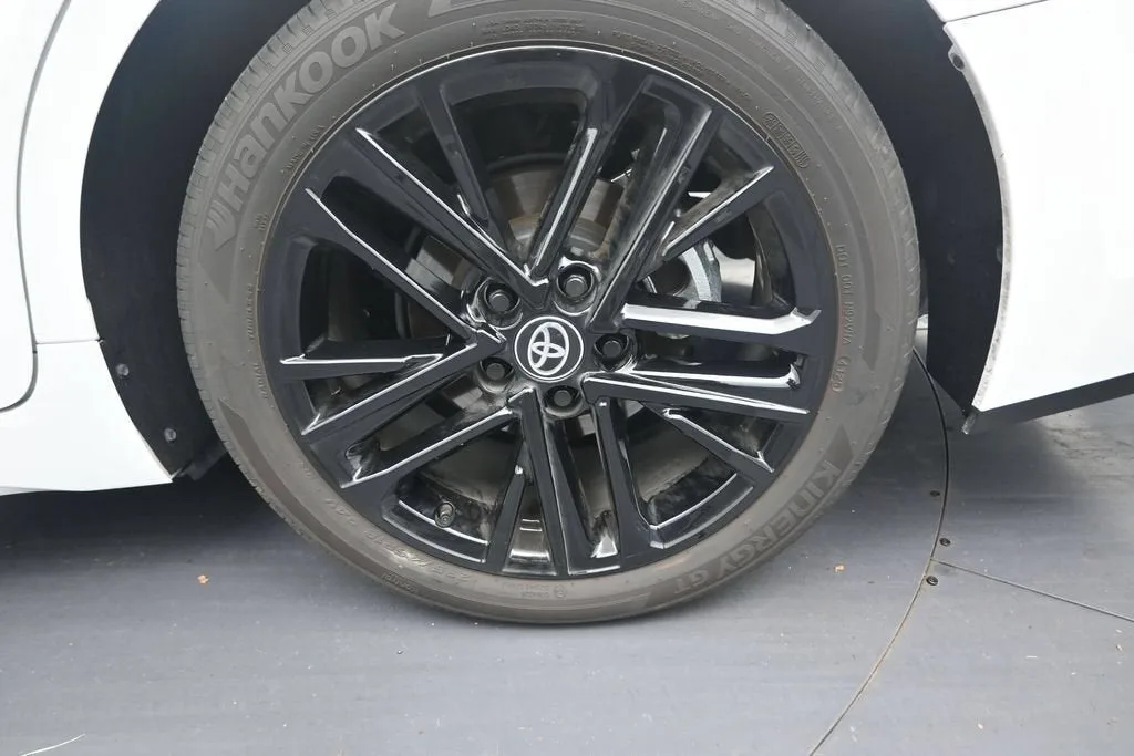 2026 Toyota Camry SE photo 10