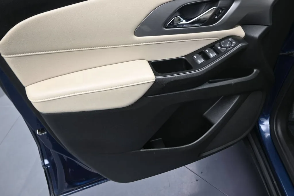 2023 Chevrolet Traverse LS photo 10