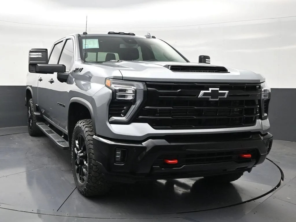 2026 Chevrolet Silverado 2500 HD LTZ photo 7