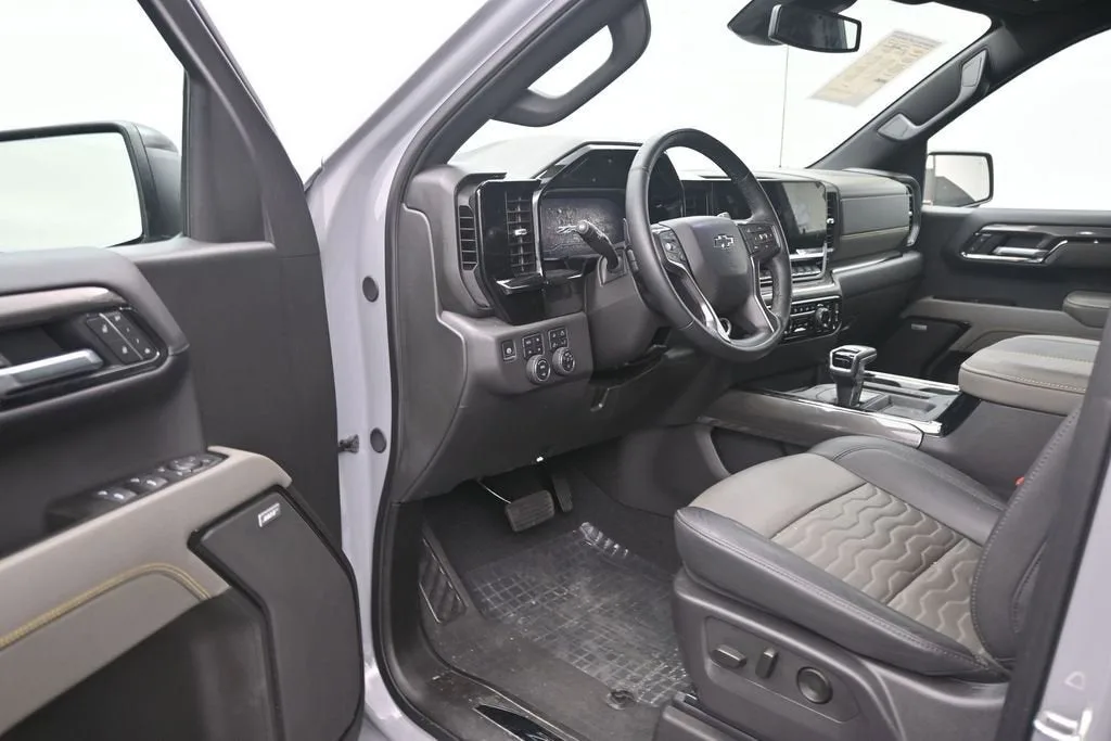 2025 Chevrolet Silverado 1500 ZR2 photo 10