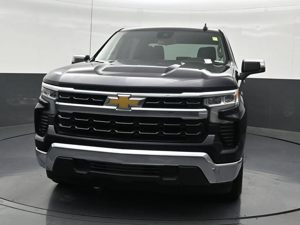 2023 Chevrolet Silverado 1500 LT photo 9