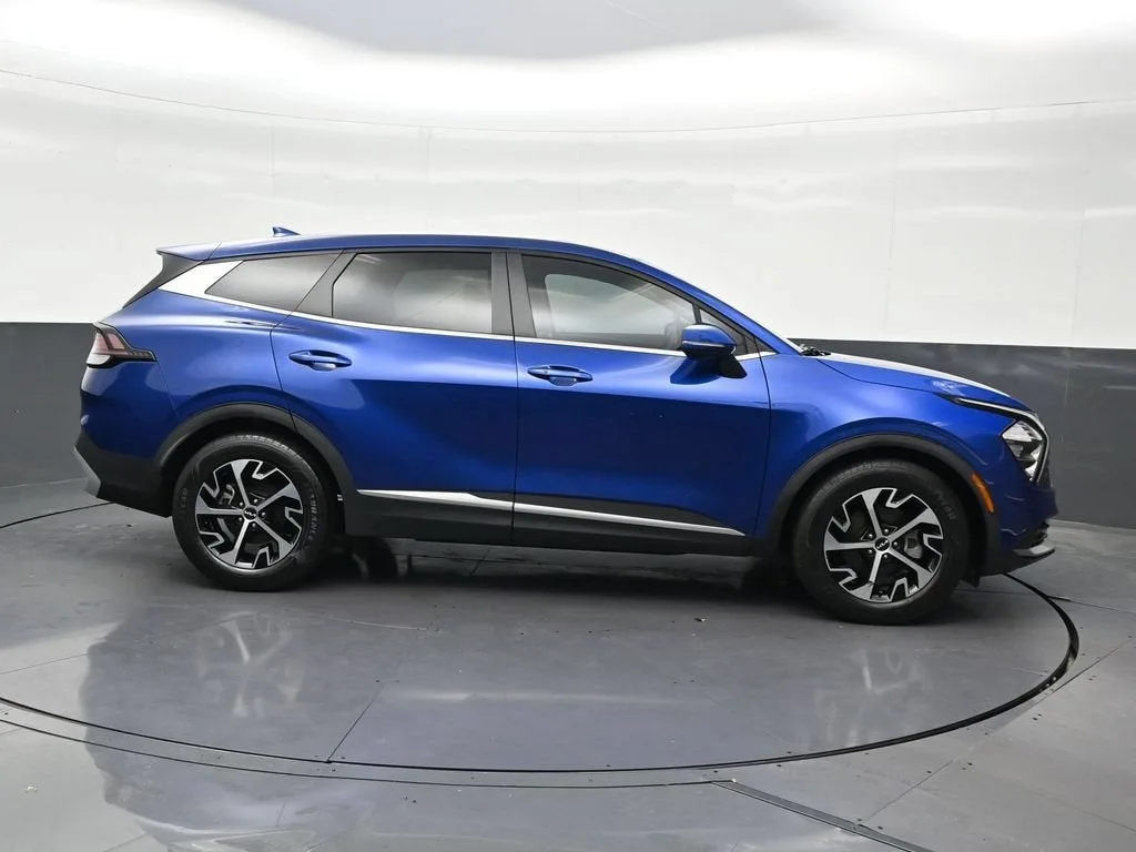 2023 Kia Sportage EX photo 7