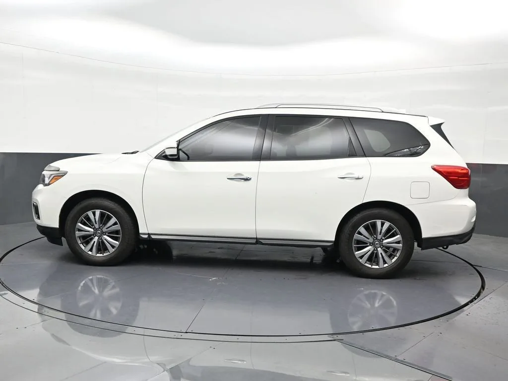 2020 Nissan Pathfinder SV 2WD photo 2