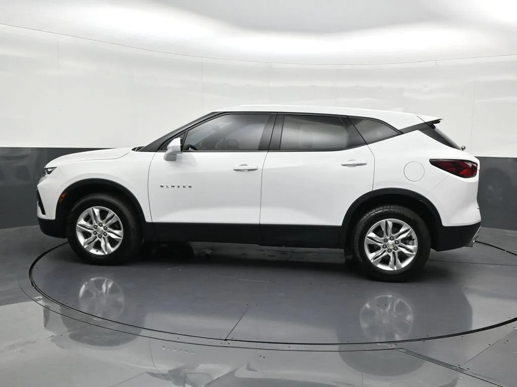 2022 Chevrolet Blazer 2LT photo 2