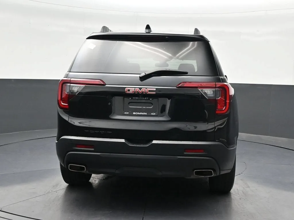 2023 GMC Acadia SLT photo 4