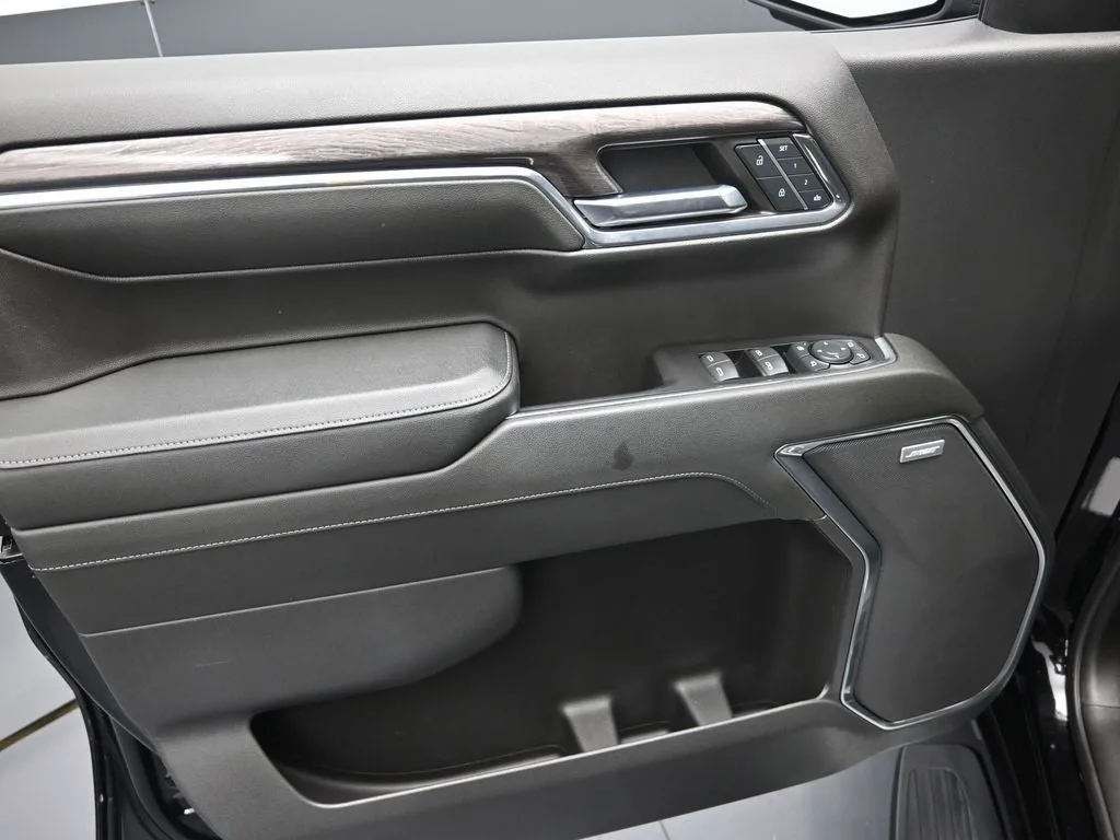 2024 Chevrolet Silverado 1500 LTZ photo 10