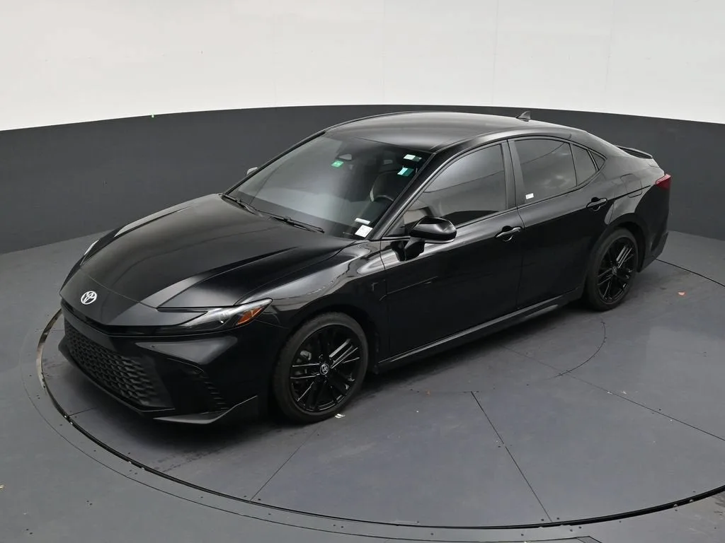 2025 Toyota Camry SE photo 11