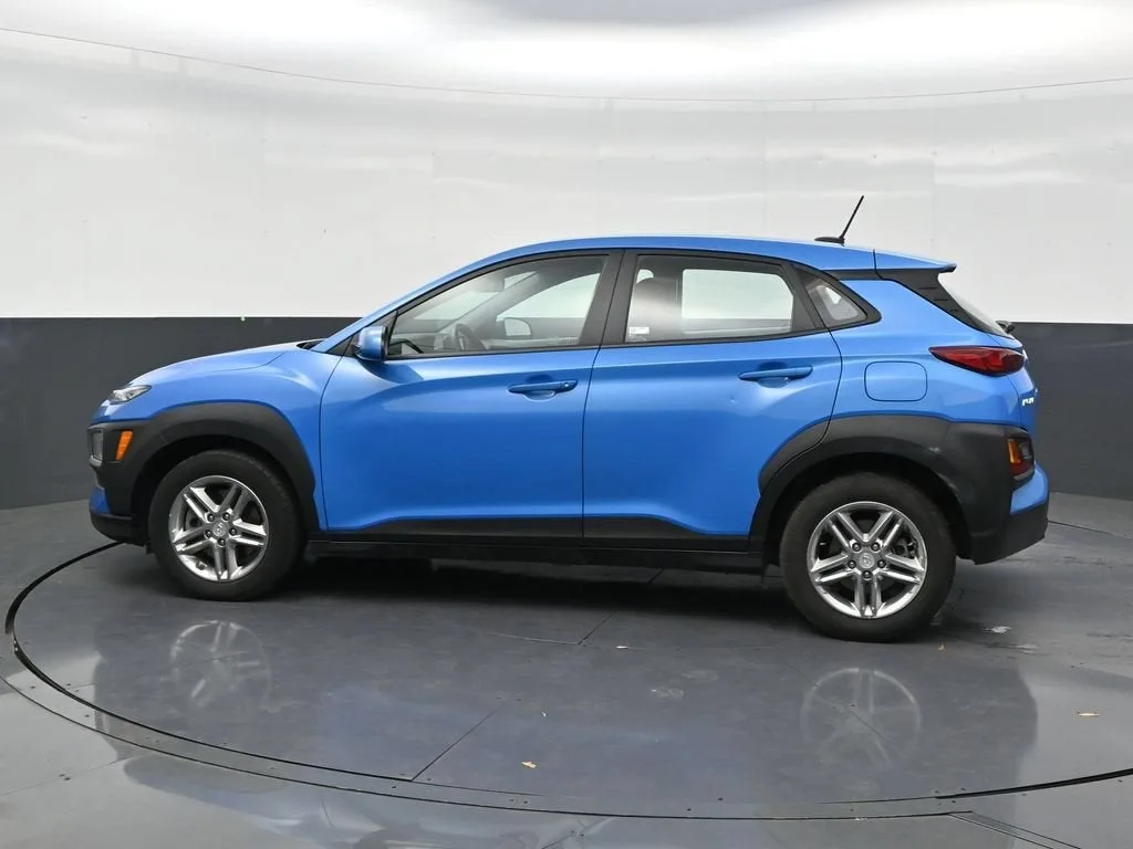 2021 Hyundai Kona SE photo 2