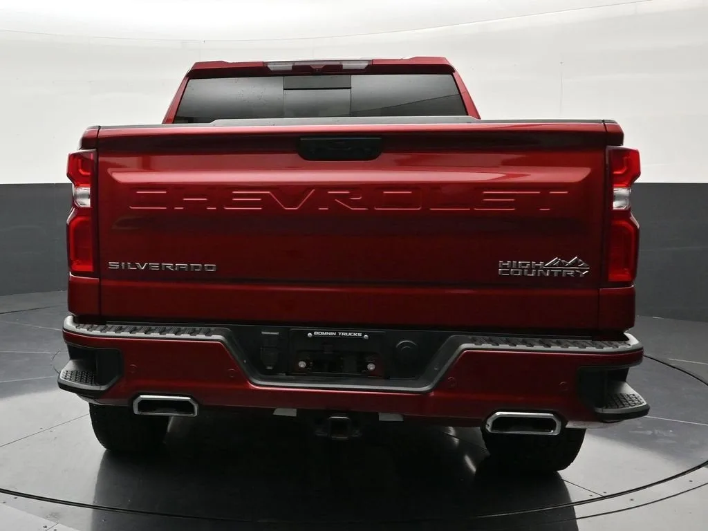 2025 Chevrolet Silverado 1500 High Country photo 4