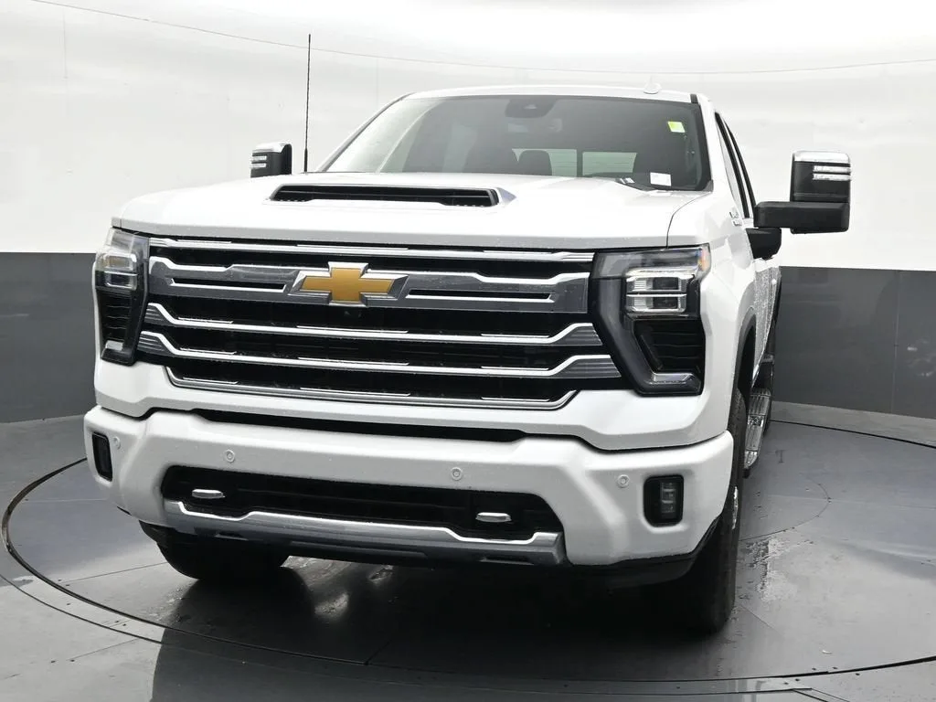 2024 Chevrolet Silverado 2500 HD High Country photo 9