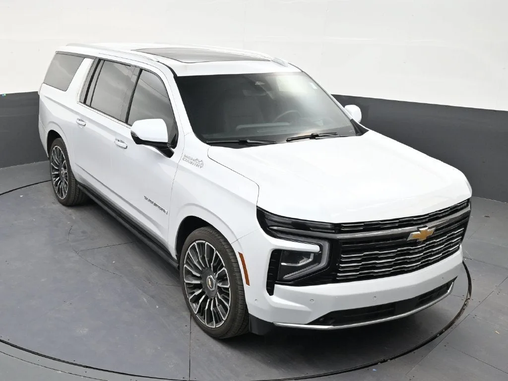2026 Chevrolet Suburban High Country photo 12