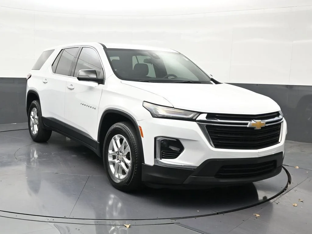 2023 Chevrolet Traverse LS photo 8