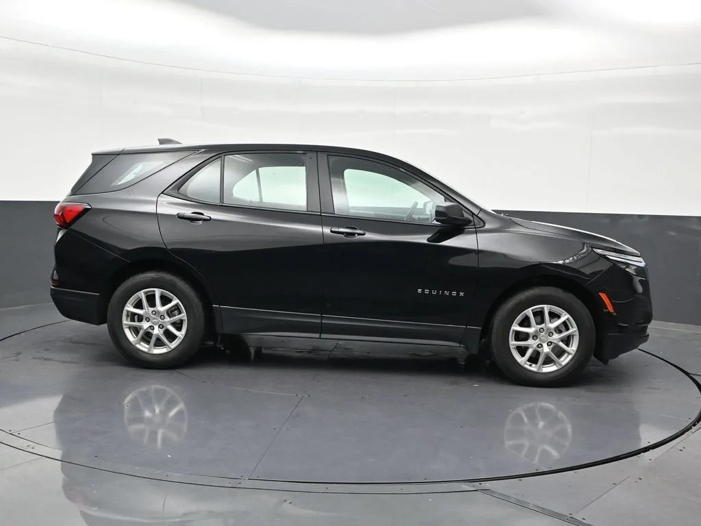 2024 Chevrolet Equinox LS photo 7