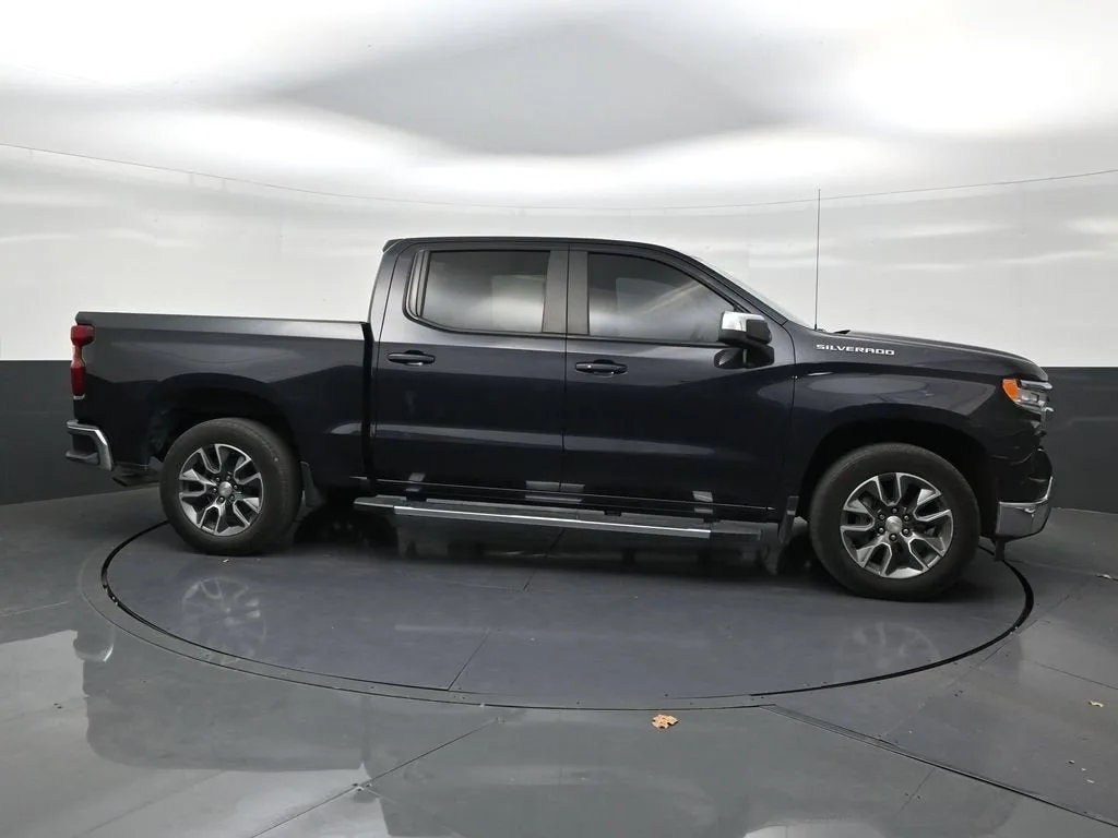 2023 Chevrolet Silverado 1500 LT photo 6