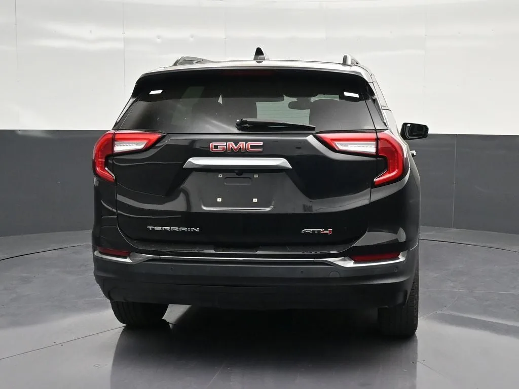 2023 GMC Terrain AT4 photo 2