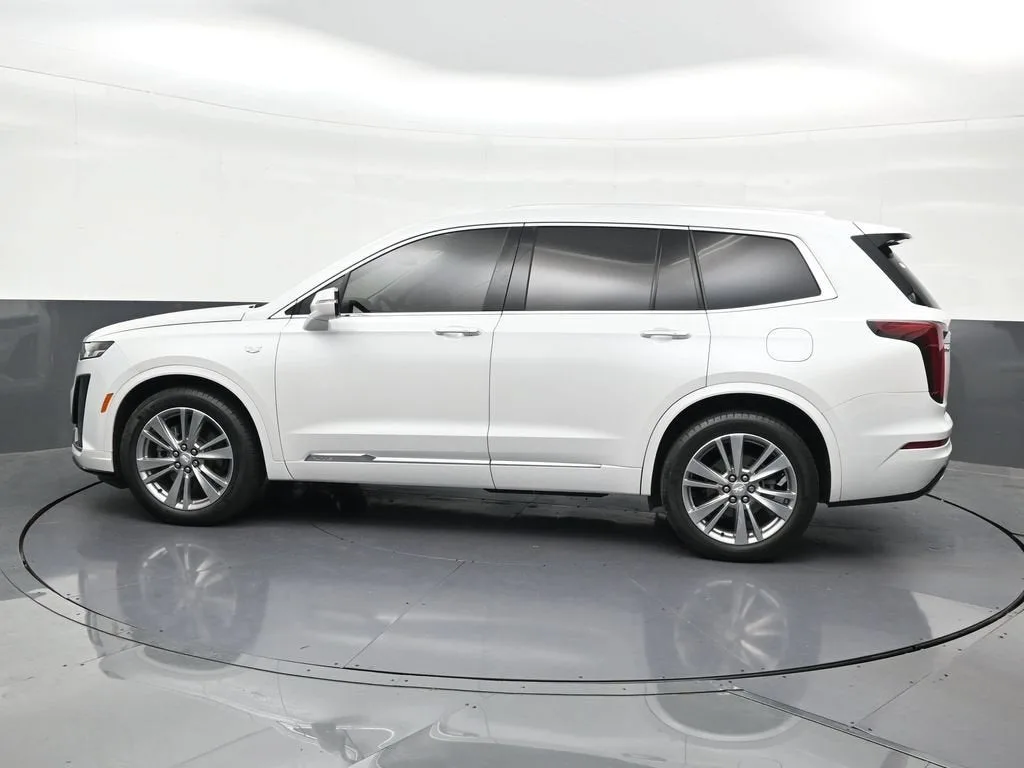 2024 Cadillac XT6 Premium Luxury photo 2