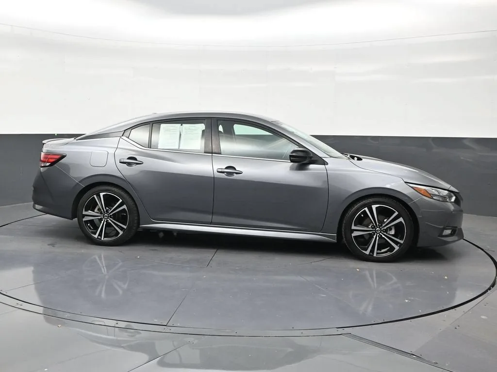 2022 Nissan Sentra SR Xtronic CVT photo 6