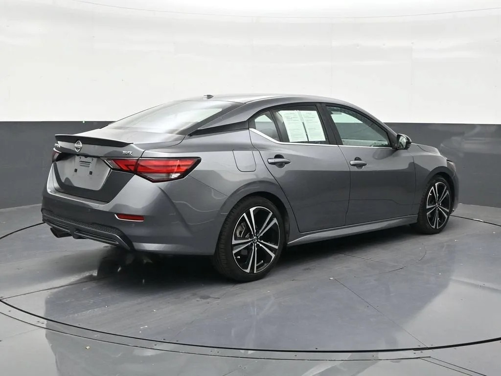 2022 Nissan Sentra SR Xtronic CVT photo 5