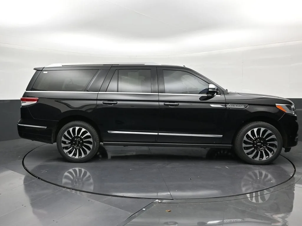 2024 Lincoln Navigator Black Label L photo 6