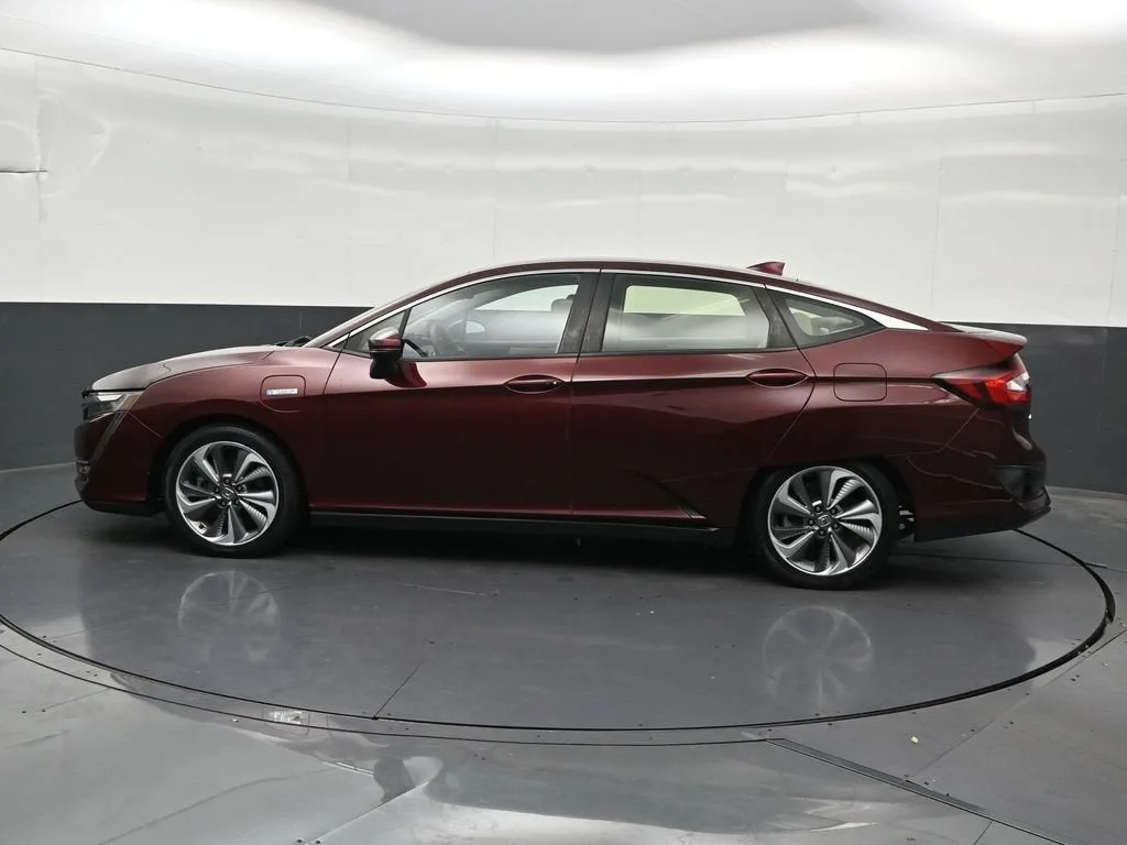 2018 Honda Clarity Plug-In Hybrid 4DR SDN photo 2