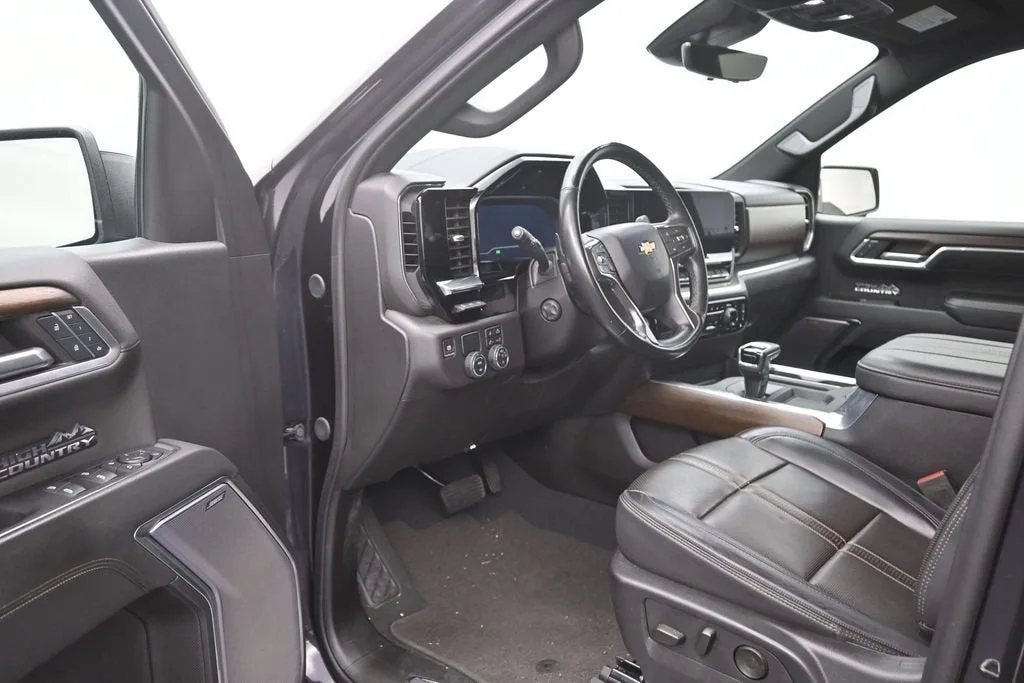 2024 Chevrolet Silverado 1500 High Country photo 11
