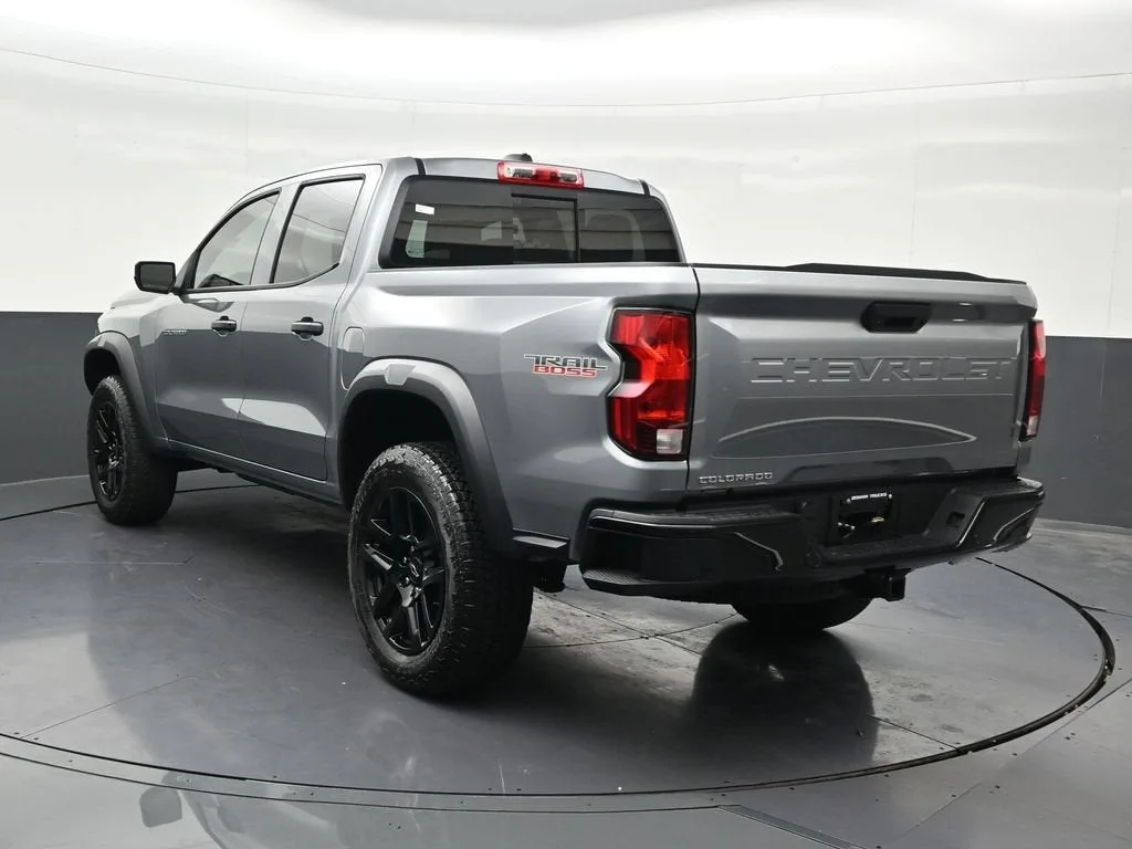 2025 Chevrolet Colorado Trail Boss photo 3