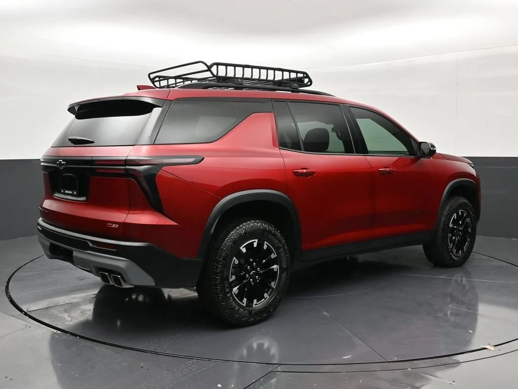 2024 Chevrolet Traverse Z71 photo 5