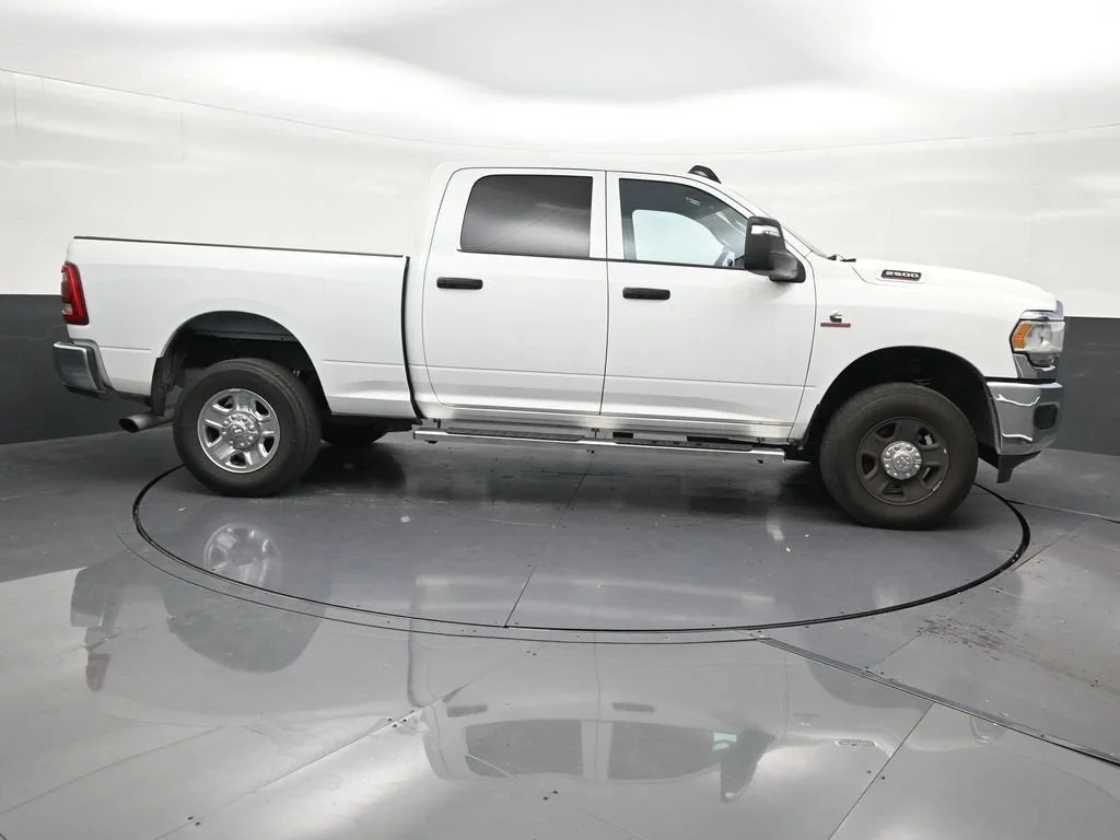 2024 RAM 2500 Tradesman Crew Cab 4x4 6'4" Box photo 7