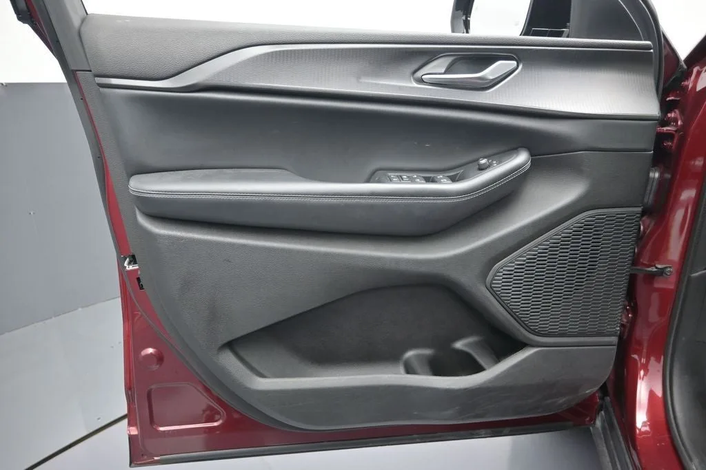 2023 Jeep Grand Cherokee L Altitude photo 12