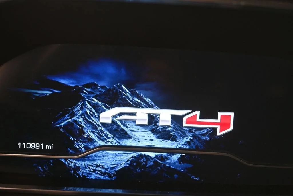 2022 GMC Yukon XL AT4 photo 10