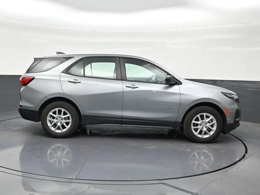 2024 Chevrolet Equinox LS photo 7