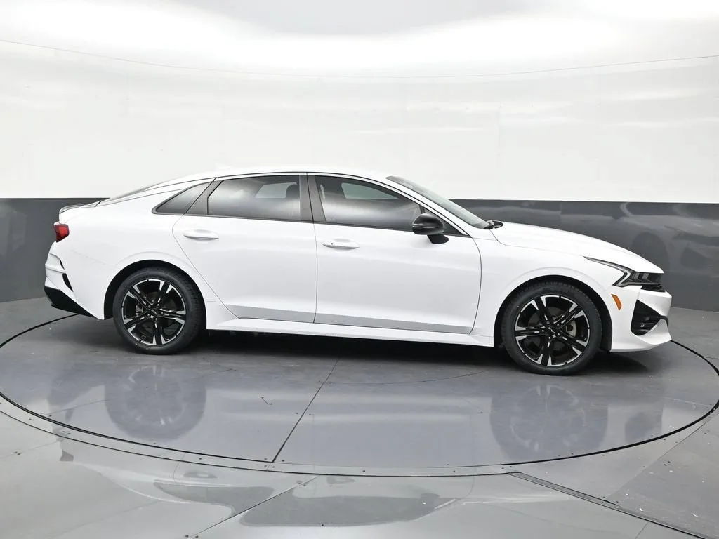 2024 Kia K5 GT-Line photo 6
