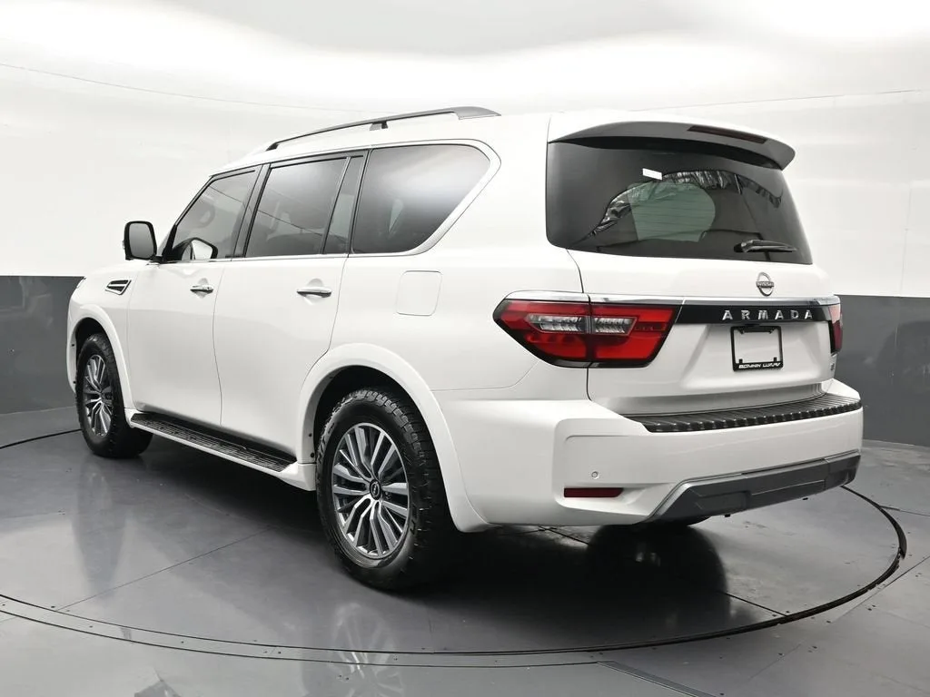 2023 Nissan Armada SL 4WD photo 3