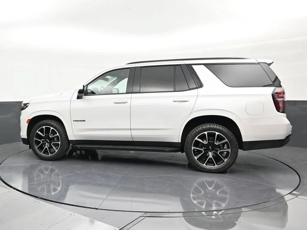 2022 Chevrolet Tahoe RST photo 2