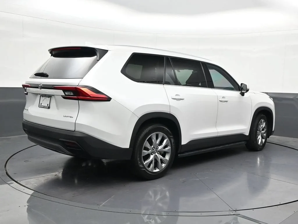 2024 Toyota Grand Highlander Hybrid Limited photo 5